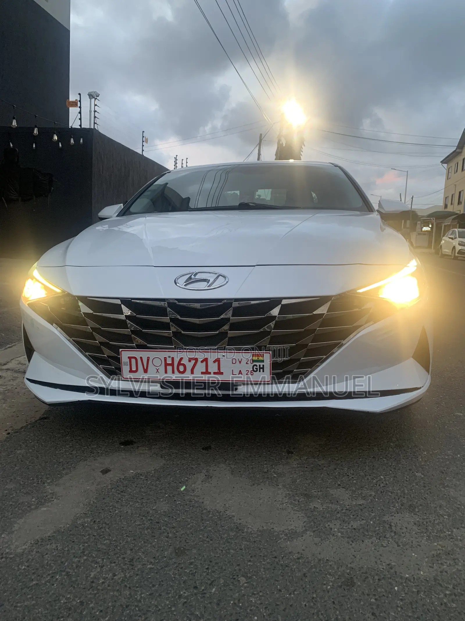Hyundai Elantra Limited 2022 White
