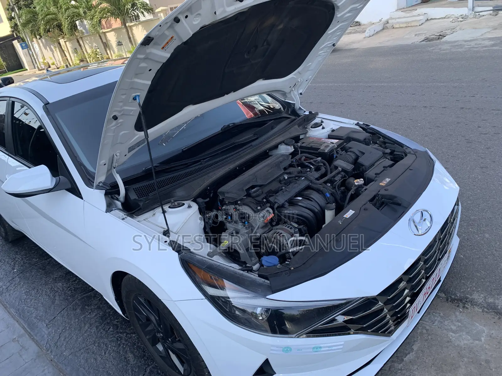 Hyundai Elantra Limited 2022 White