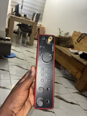 Focusrite Scarlet 2i2 4th Gen