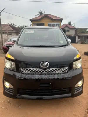 Toyota Voxy X L Edition 2WD 8-Seater 2013 Black