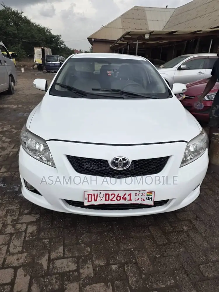 Toyota Corolla LE 4dr Sedan (1.8L 4cyl 4A) 2010 White