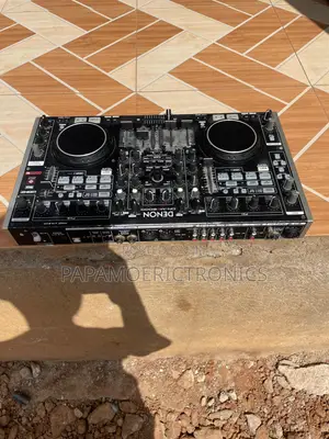 Denon DJ Controller Mixer Black
