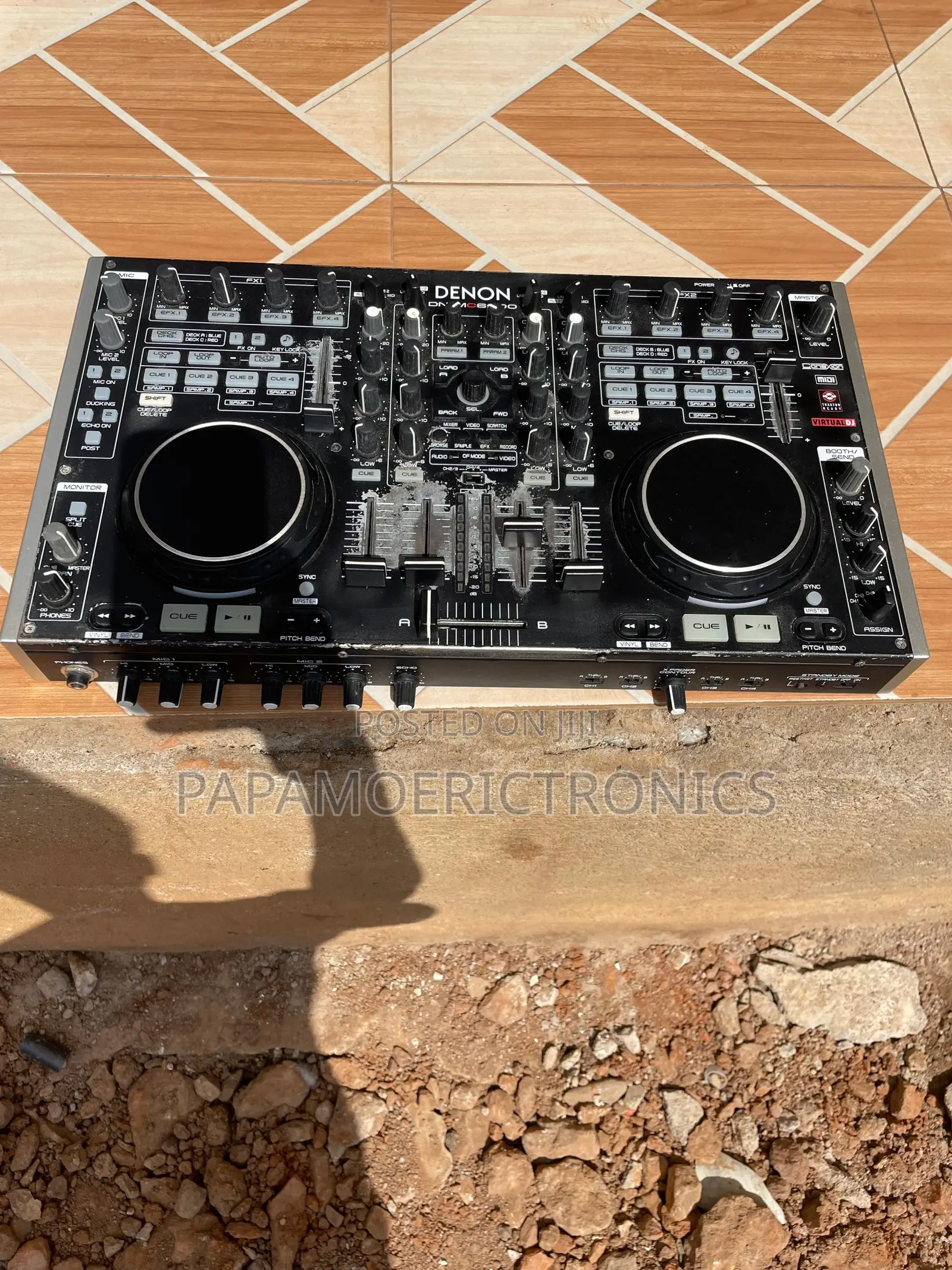 Denon DJ Controller Mixer Black