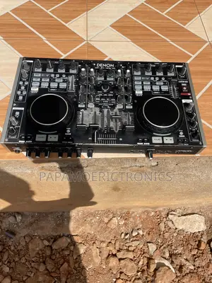 Denon DJ Controller Mixer Black