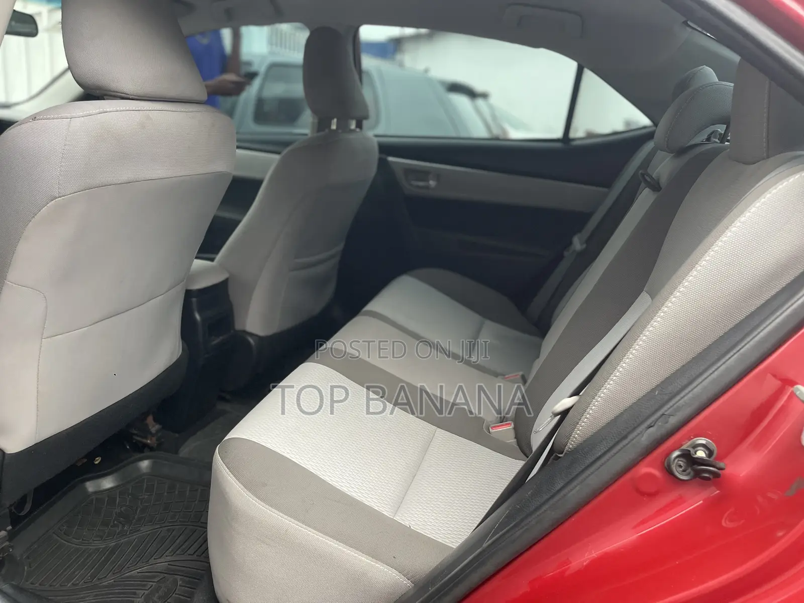 Toyota Corolla LE (1.8L 4cyl 2A) 2018 Red