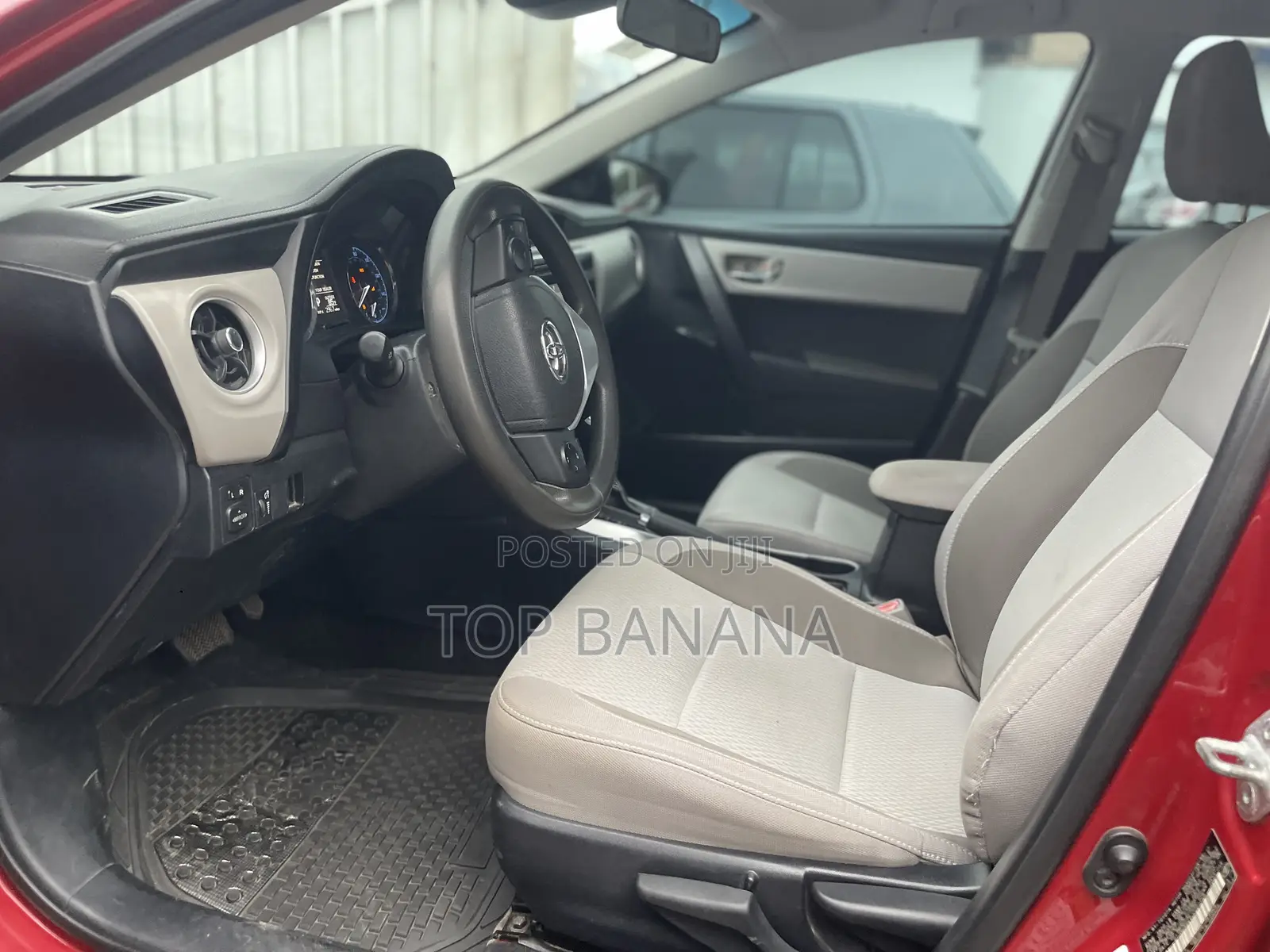 Toyota Corolla LE (1.8L 4cyl 2A) 2018 Red