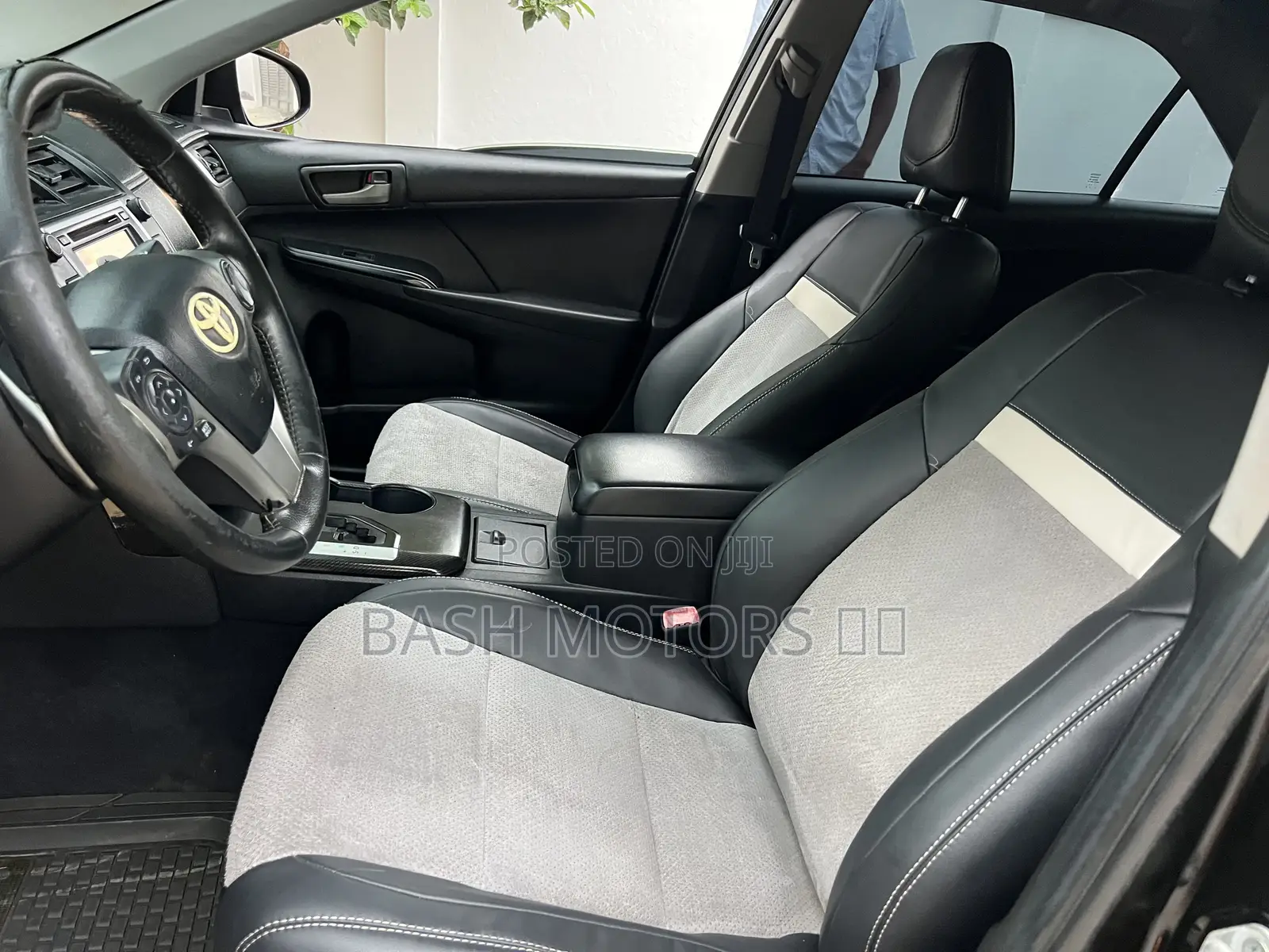 Toyota Camry SE 4dr Sedan (2.5L 4cyl 6A) 2014 Black