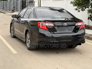 Toyota Camry SE 4dr Sedan (2.5L 4cyl 6A) 2014 Black