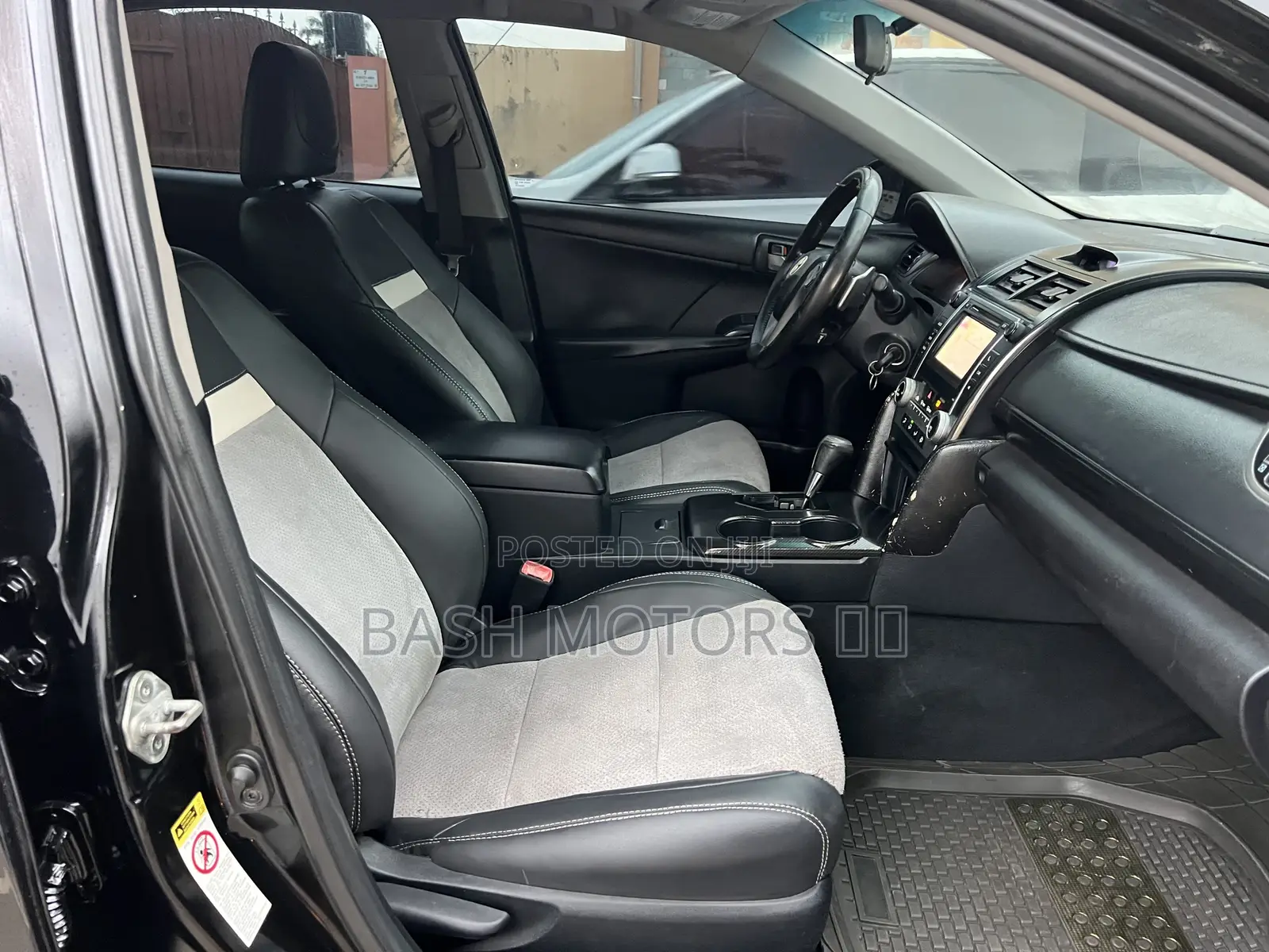 Toyota Camry SE 4dr Sedan (2.5L 4cyl 6A) 2014 Black
