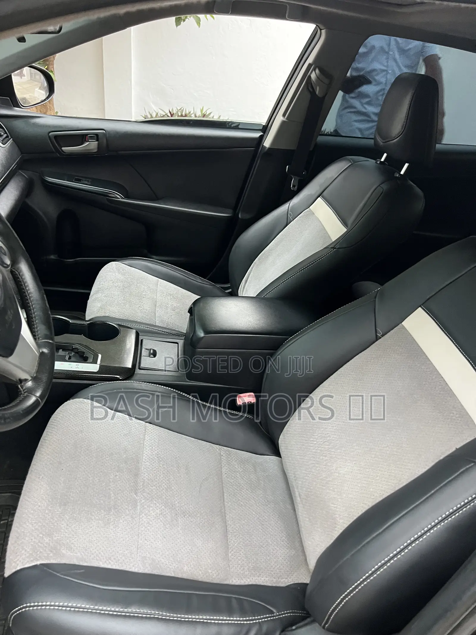 Toyota Camry SE 4dr Sedan (2.5L 4cyl 6A) 2014 Black