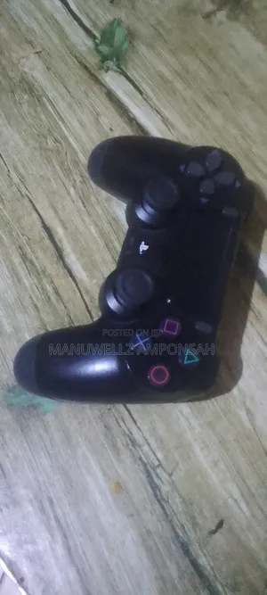 PS4 Slim Controller