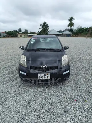 Toyota Vitz 1.3 AWD 5dr 2010 Black