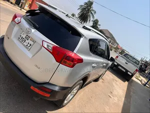Toyota RAV4 LE 4dr SUV (2.5L 4cyl 6A) 2014 Silver