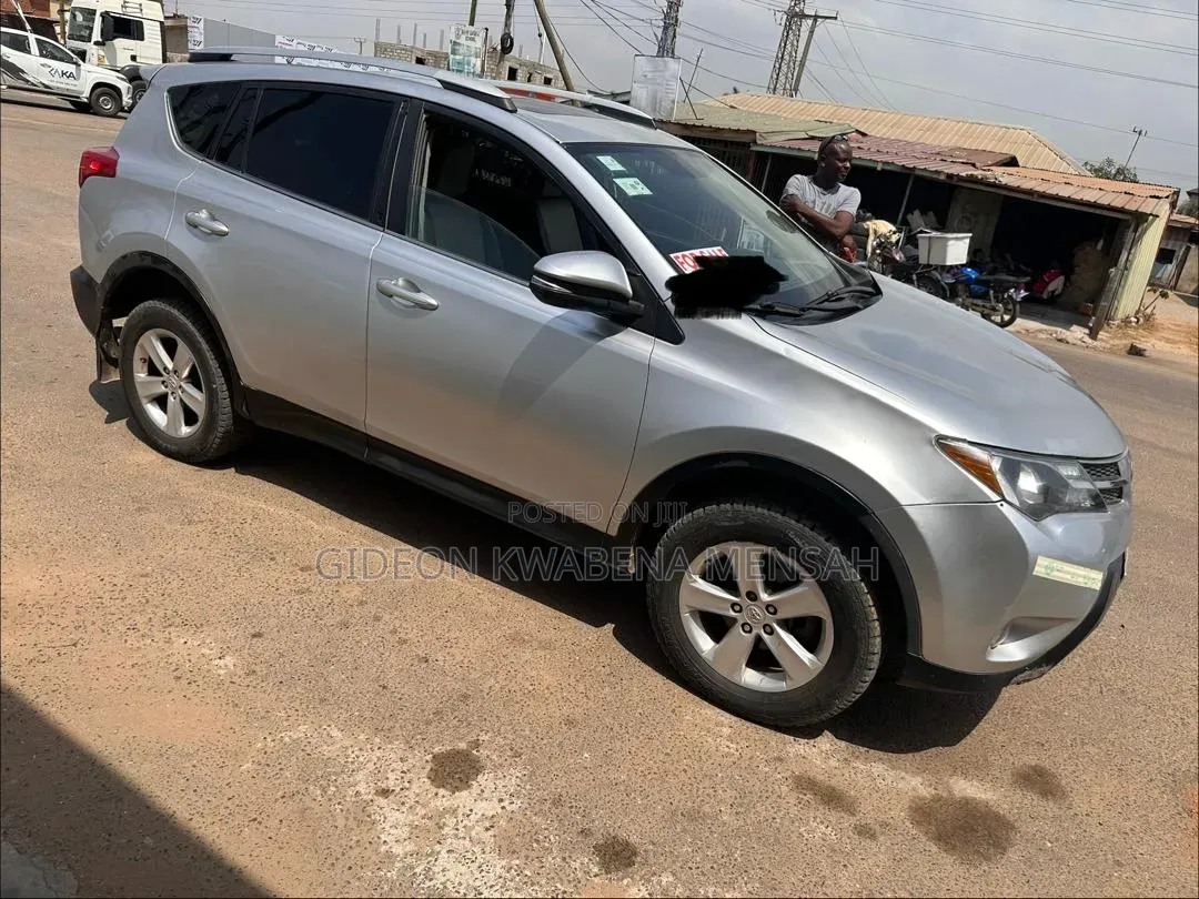 Toyota RAV4 LE 4dr SUV (2.5L 4cyl 6A) 2014 Silver
