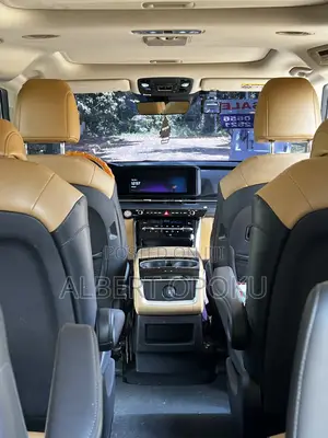 Kia Carnival 2021 White