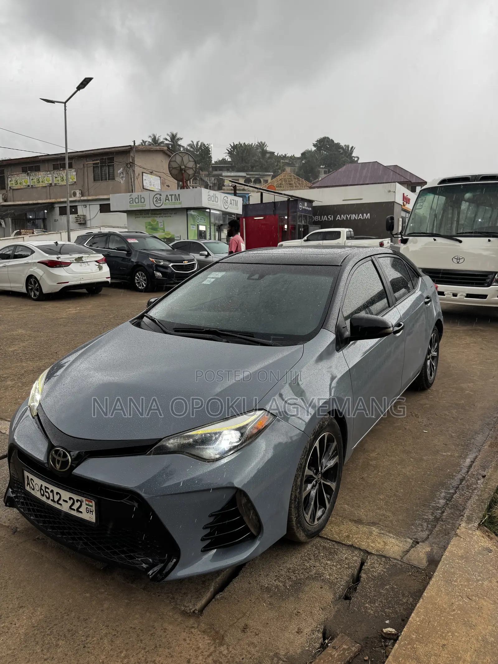 Toyota Corolla SE 4dr Sedan (1.8L 4cyl CVT) 2017