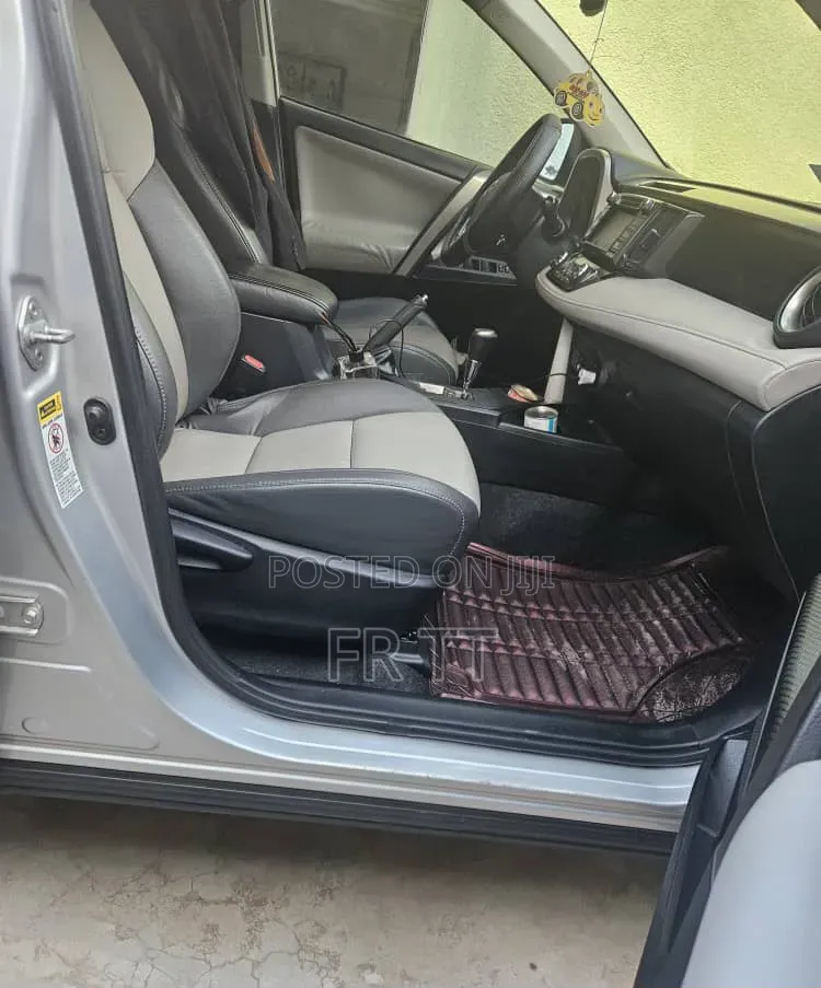 Toyota RAV4 2015 Silver