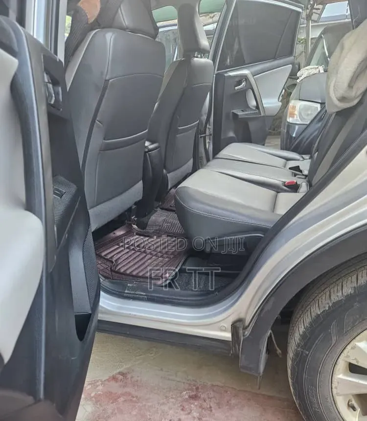 Toyota RAV4 2015 Silver