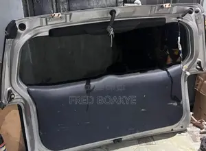 Toyota Rumion/Scion Xb Boot