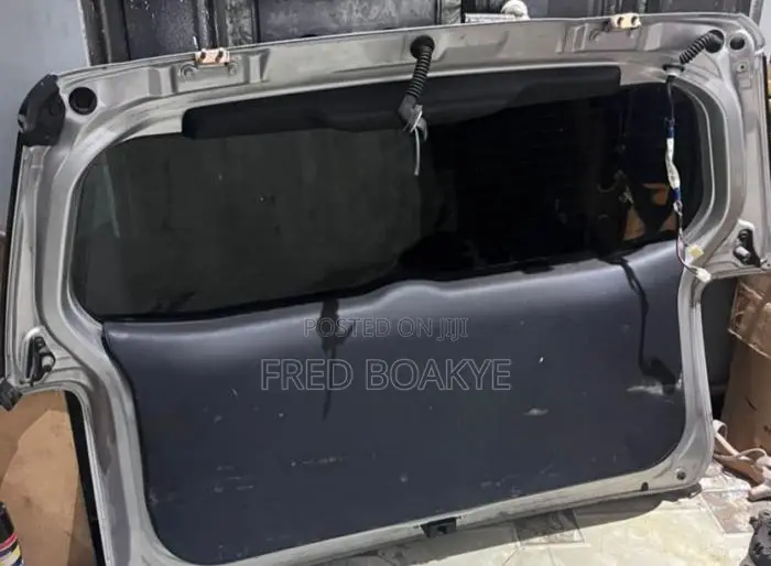 Toyota Rumion/Scion Xb Boot