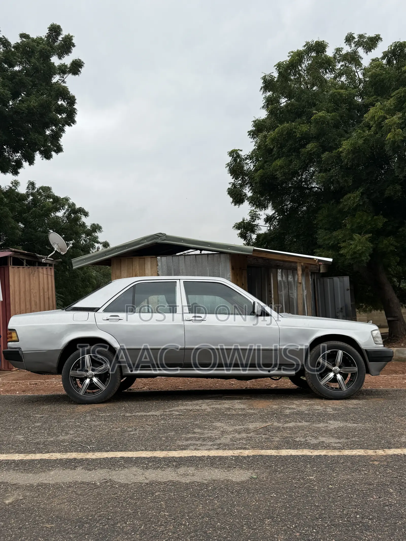 Mercedes-Benz 190 1984 Silver