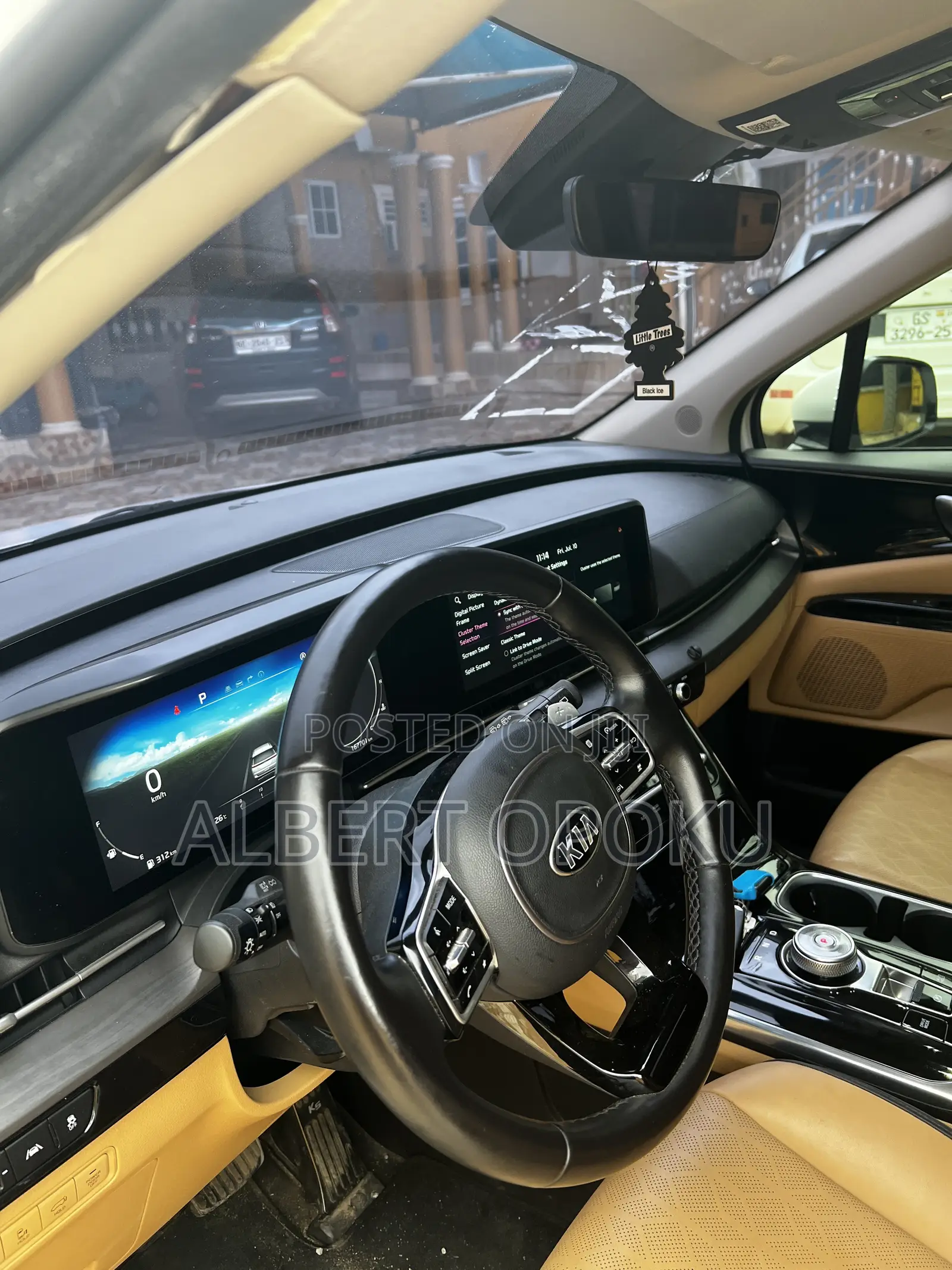 Kia Carnival 2021 White