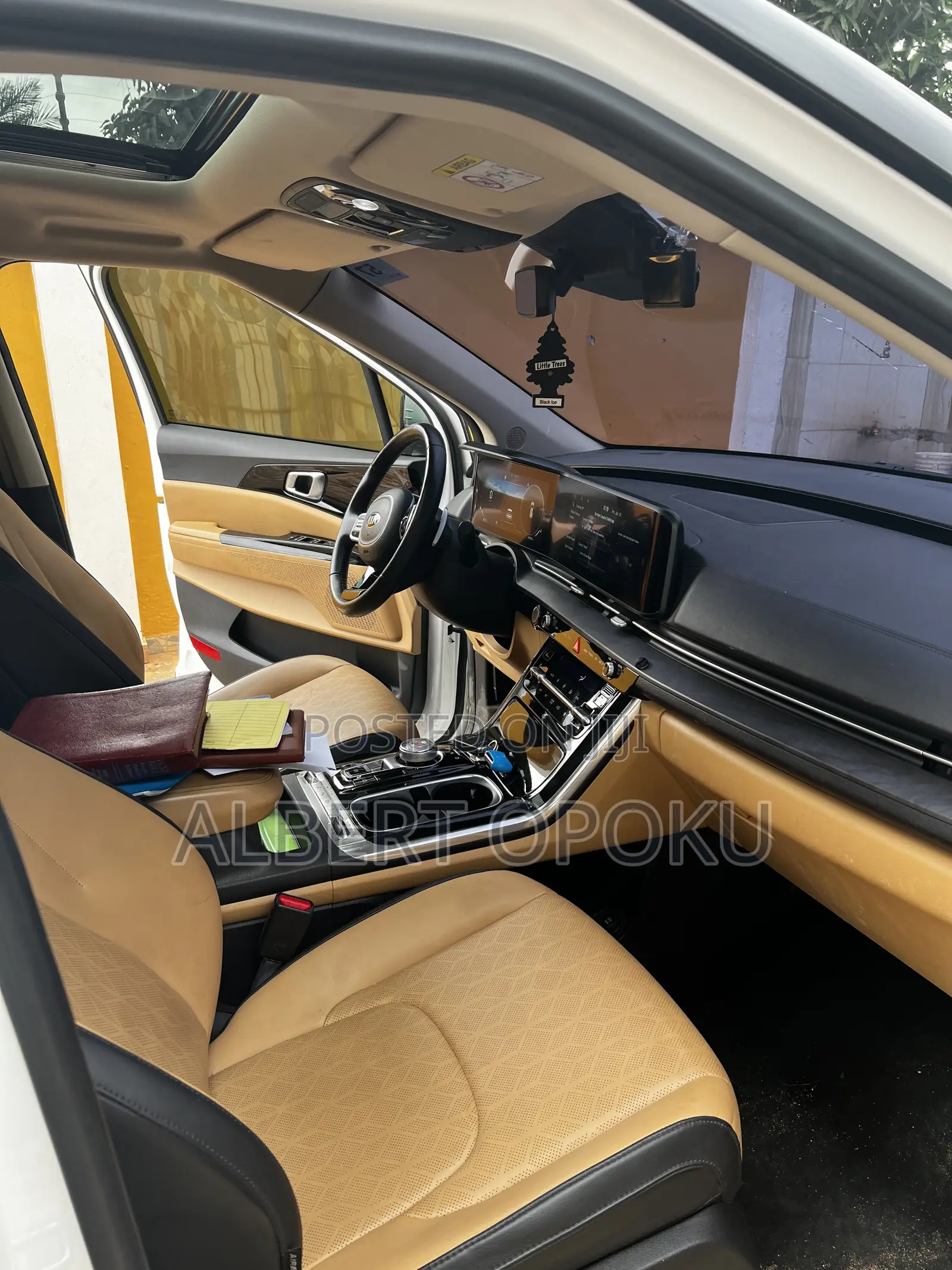 Kia Carnival 2021 White