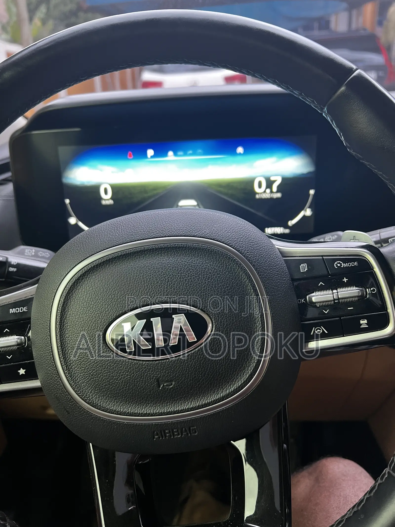 Kia Carnival 2021 White