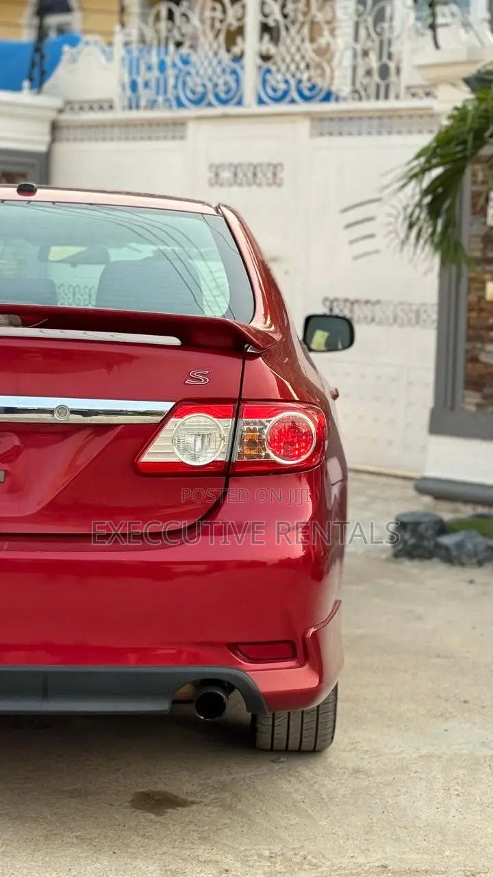 Toyota Corolla 2013 Red