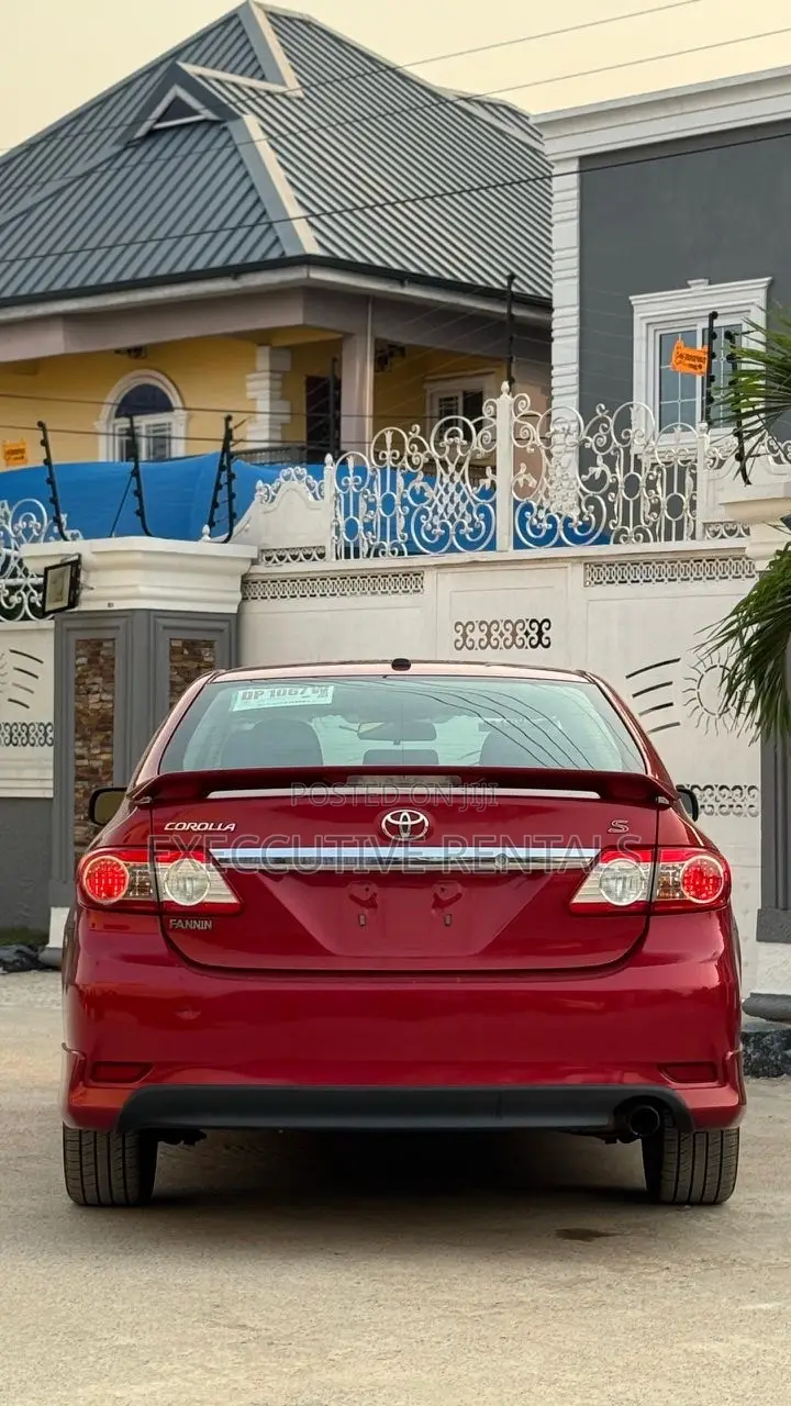 Toyota Corolla 2013 Red