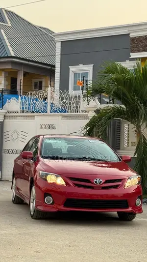 Toyota Corolla 2013 Red