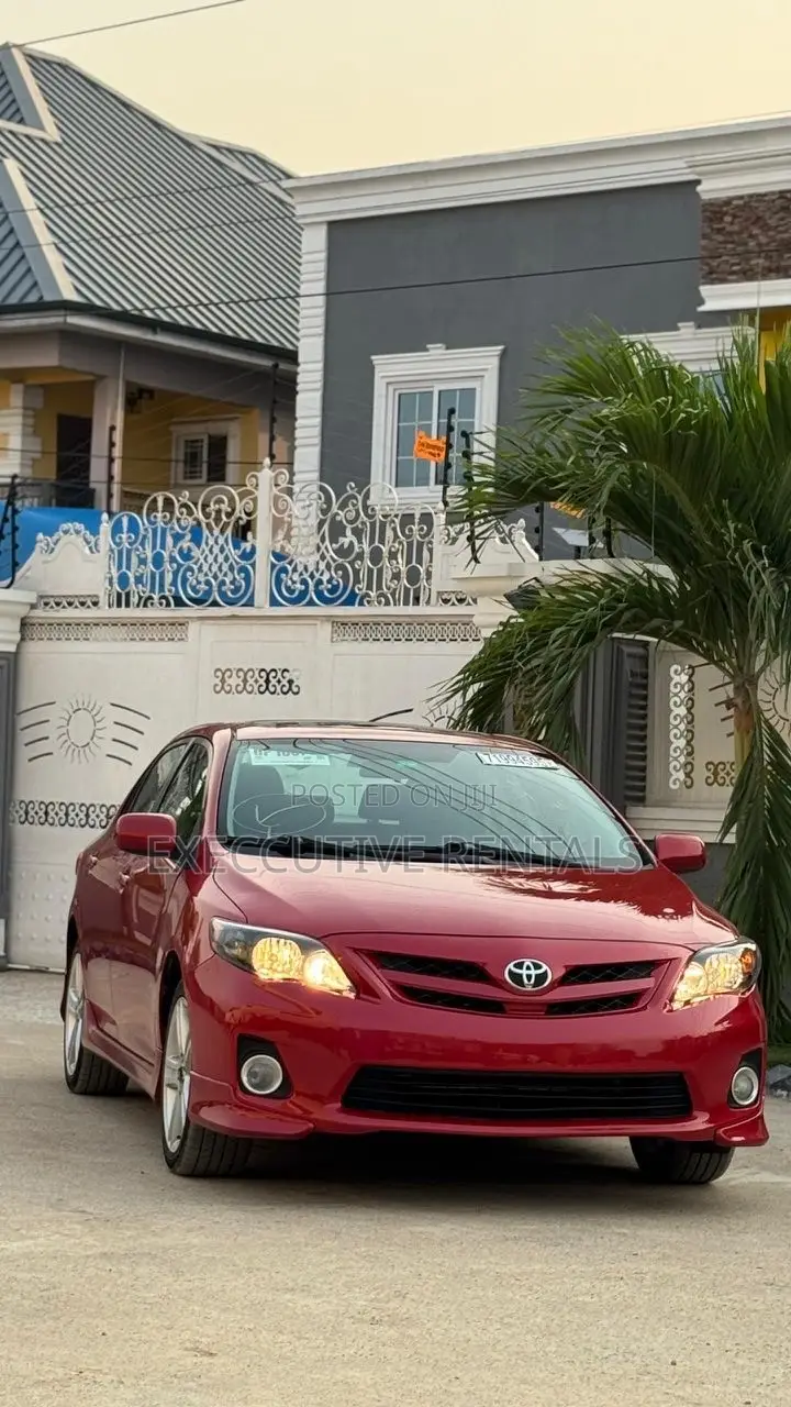 Toyota Corolla 2013 Red