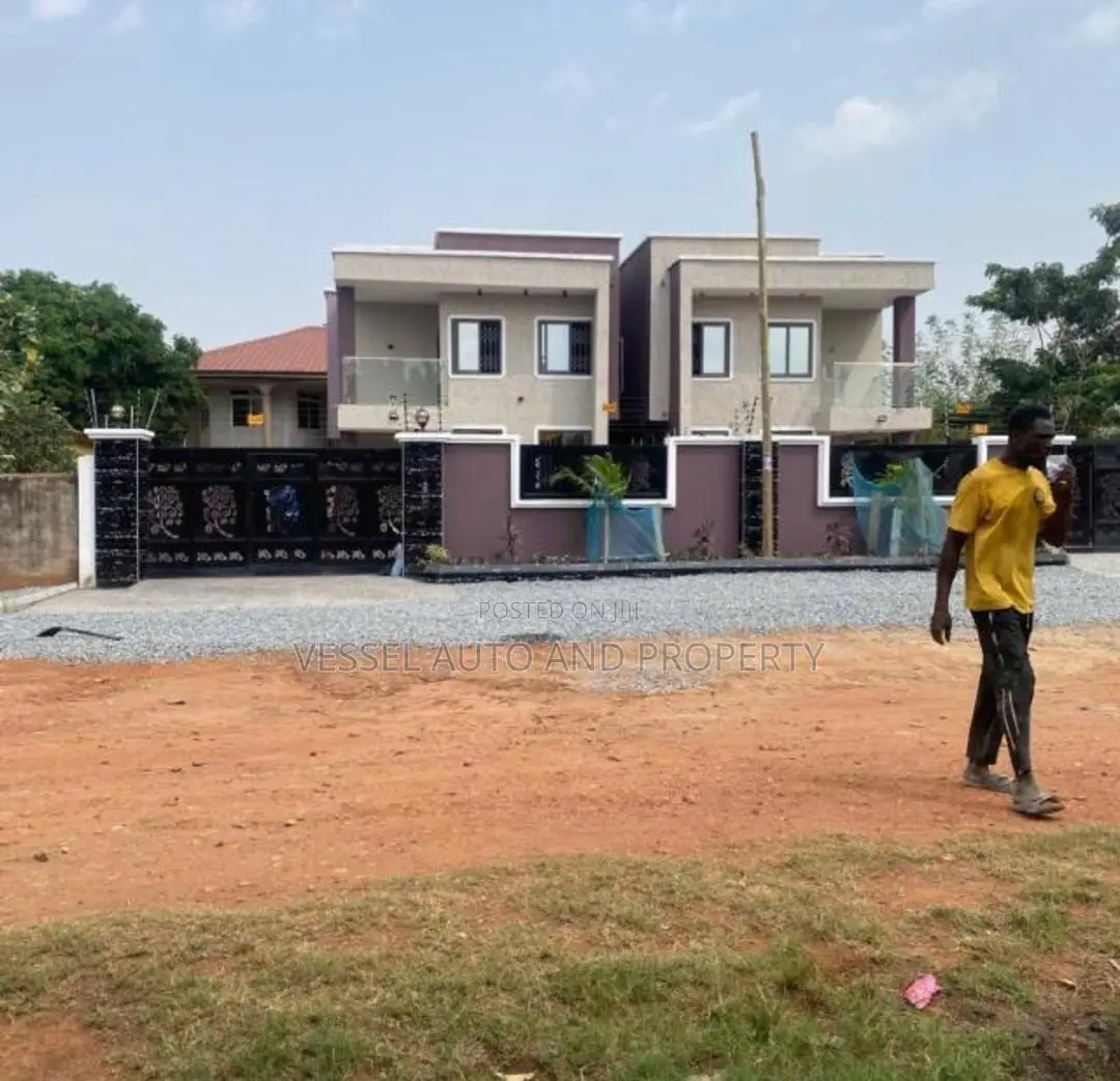 4bdrm House in Asheyie - Ampomah, Oyarifa Mall Area for sale