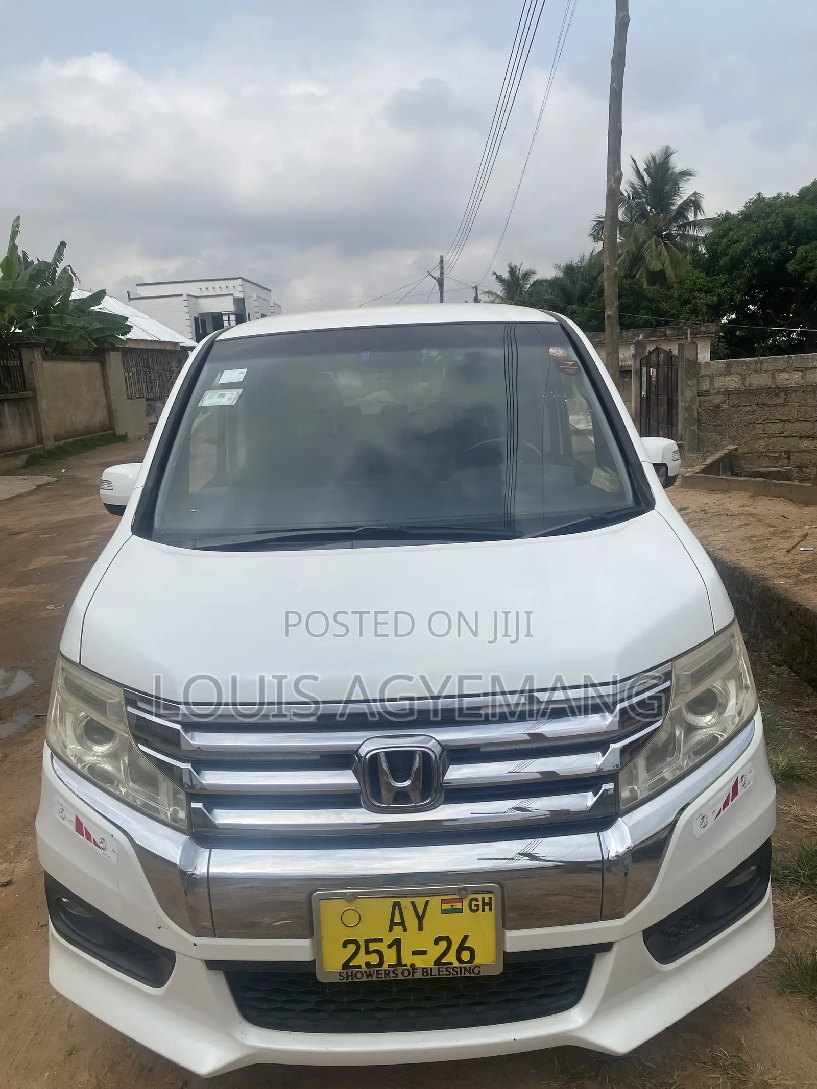 Honda Stepwgn 2013 White