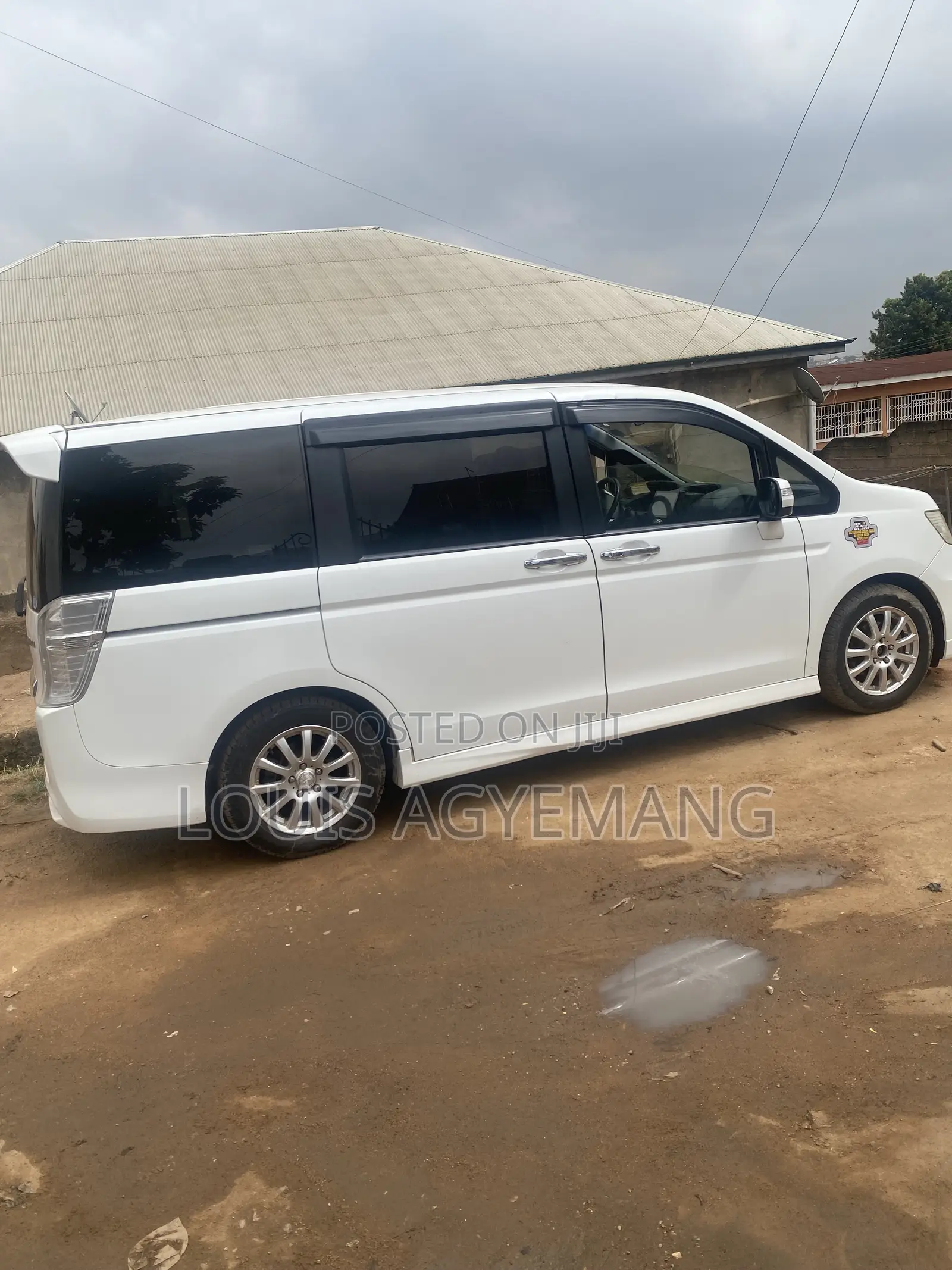 Honda Stepwgn 2013 White