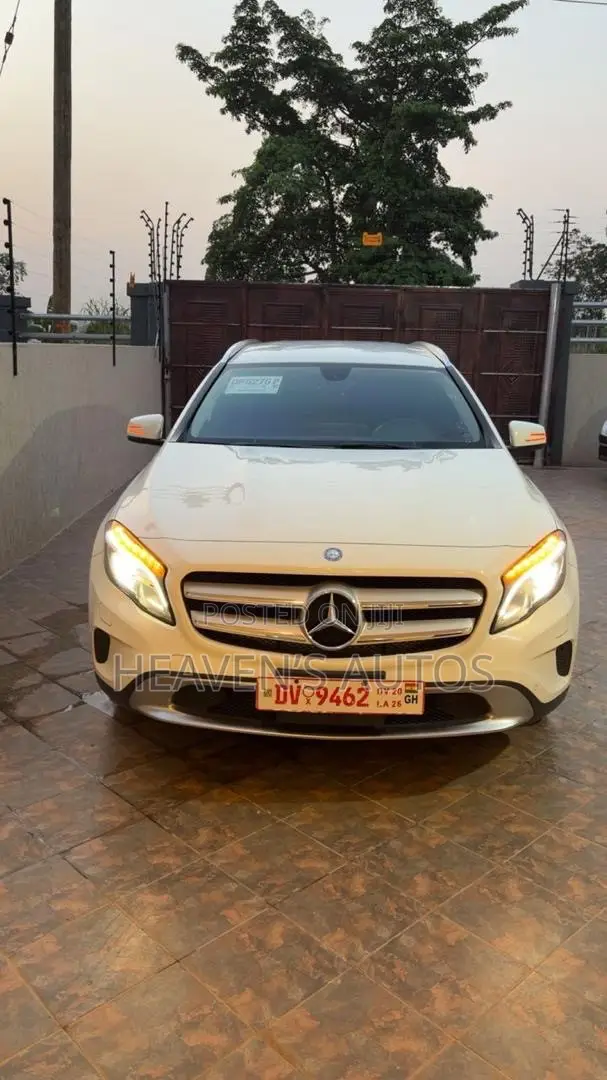 Mercedes-Benz GLA 250 SV Premium 2014 White