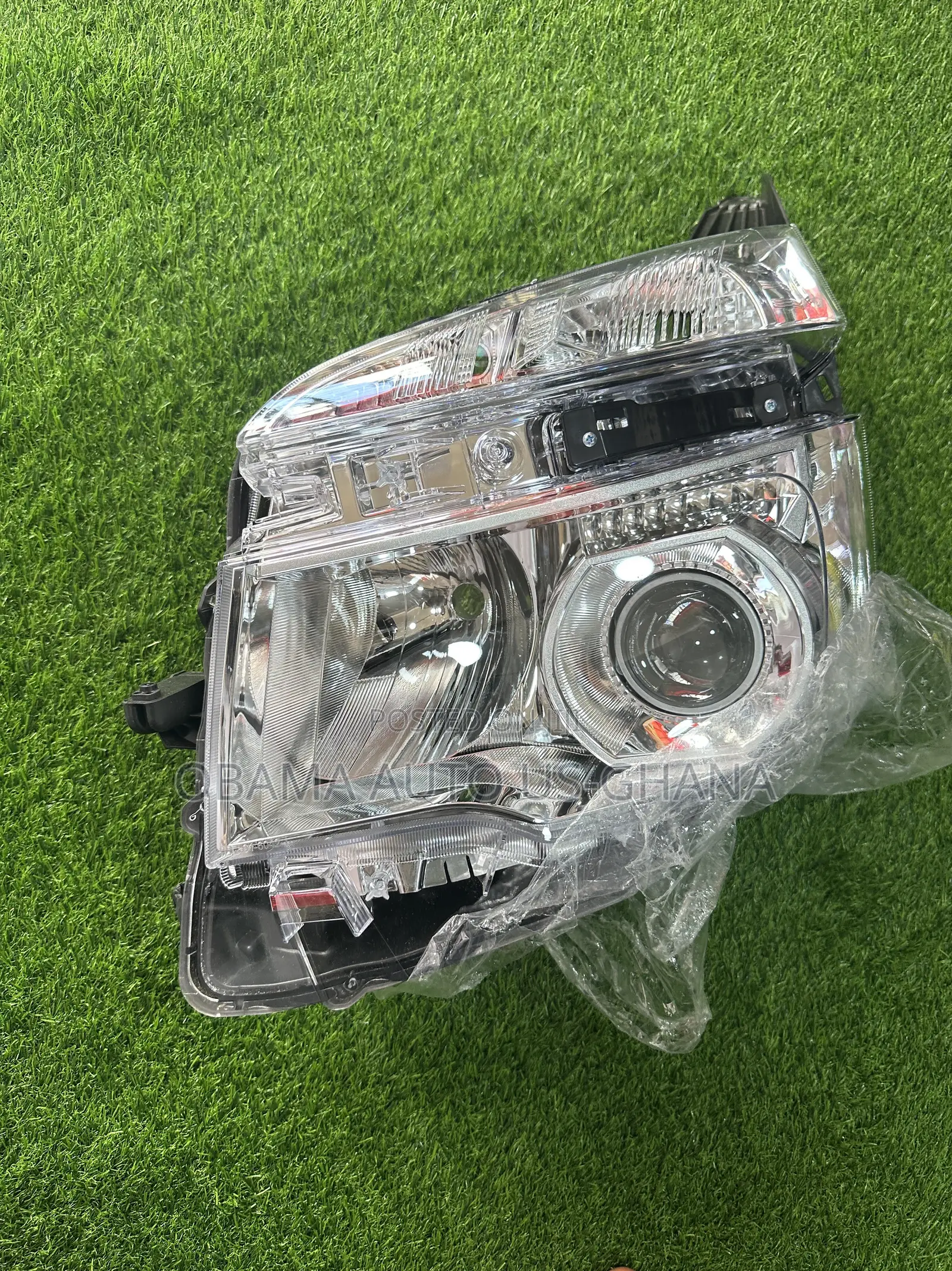 Toyota Voxy Headlights 2007 2008 2009 2010 2011 2012 2013 Head Light