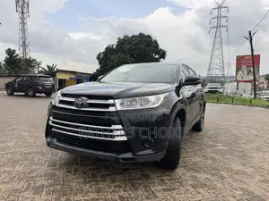 Toyota Highlander LE 4x2 (2.7L 4cyl 6A) 2018 Black