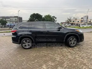 Toyota Highlander LE 4x2 (2.7L 4cyl 6A) 2018 Black