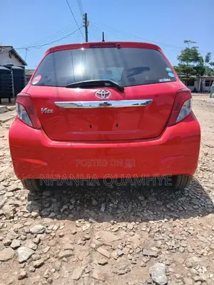 Toyota Vitz 1.0 FWD 5dr 2013 Red