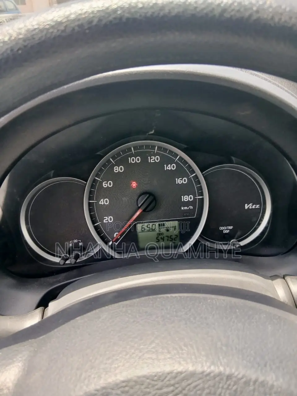 Toyota Vitz 1.0 FWD 5dr 2013 Red