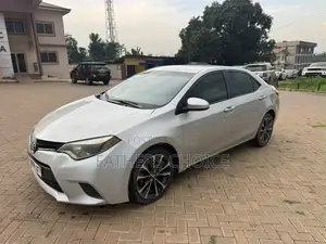 Toyota Corolla LE 4dr Sedan (1.8L 4cyl CVT) 2015 Silver