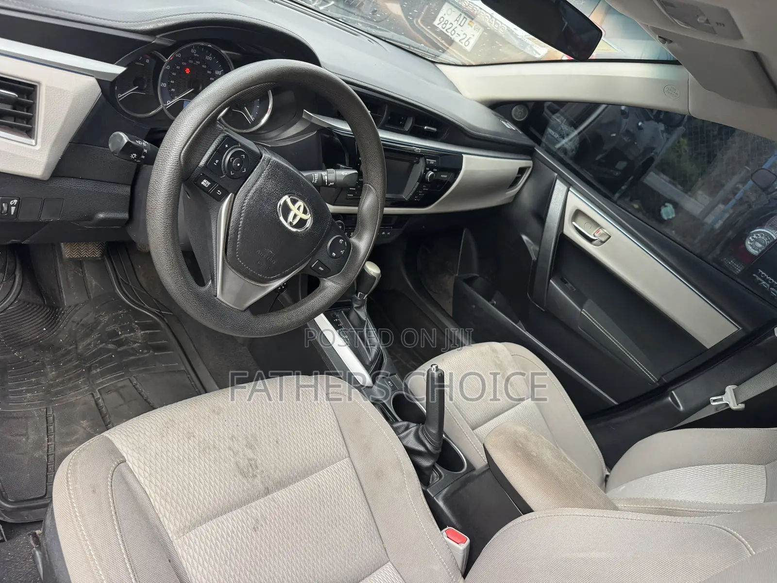 Toyota Corolla LE 4dr Sedan (1.8L 4cyl CVT) 2015 Silver