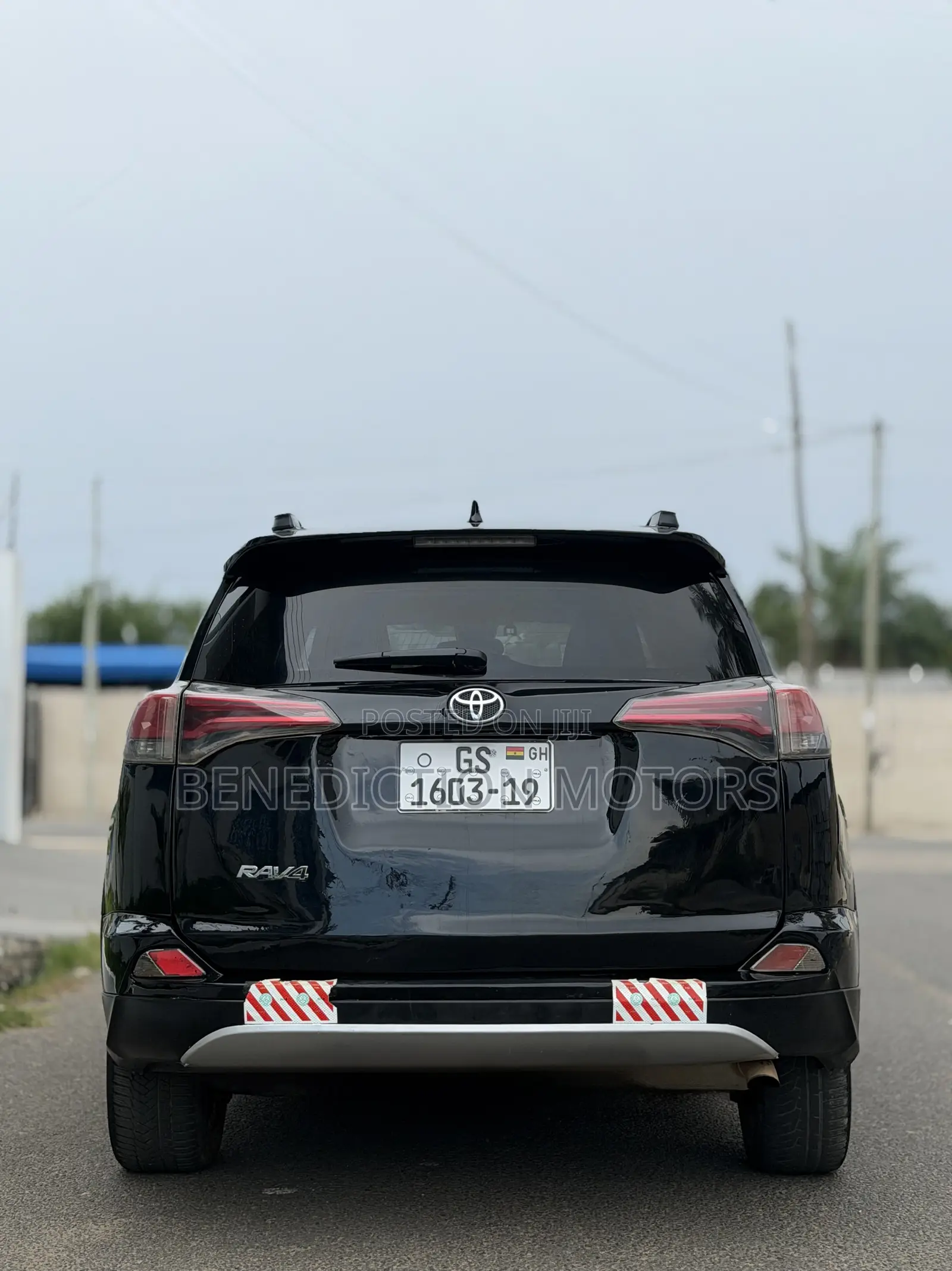 Toyota RAV4 XLE 4dr SUV AWD (2.5L 4cyl 6A) 2018 Black