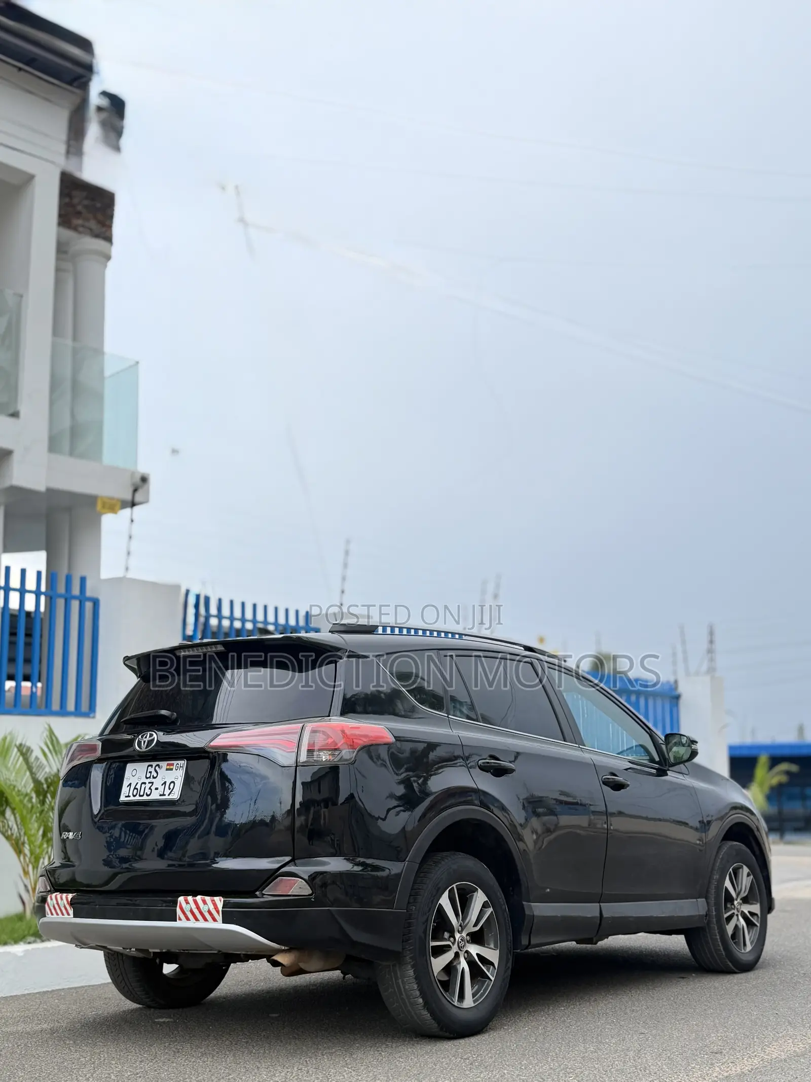 Toyota RAV4 XLE 4dr SUV AWD (2.5L 4cyl 6A) 2018 Black