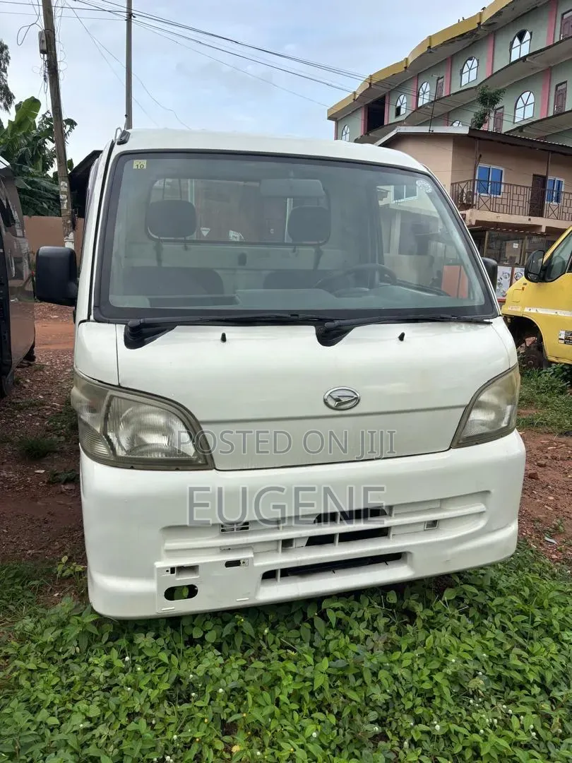 Daihatsu Cuore 2000 White