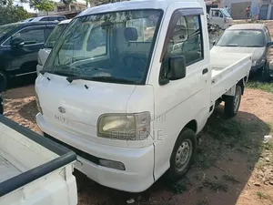 Daihatsu Cuore 2000 White