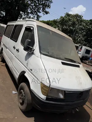 Mercedes-Benz Sprinter 2002 White