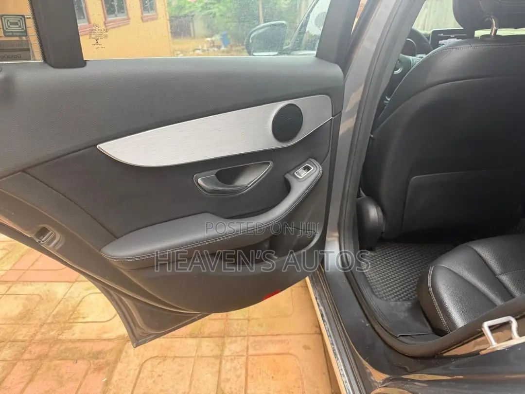 Mercedes-Benz C300 2018 Gray