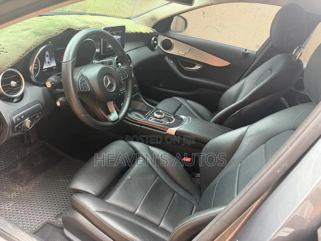 Mercedes-Benz C300 2018 Gray